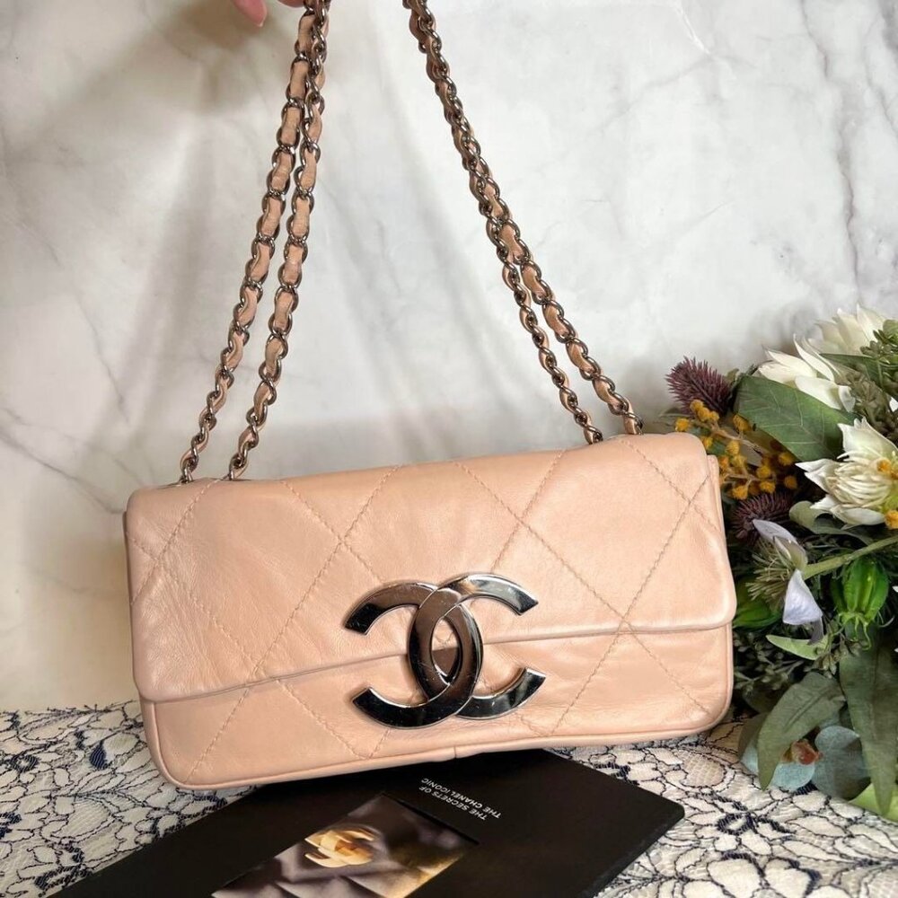 CHANEL Vintage Quilted Extra Large Jumbo Flap Bag Nappa Leather - Picture 3 of 12